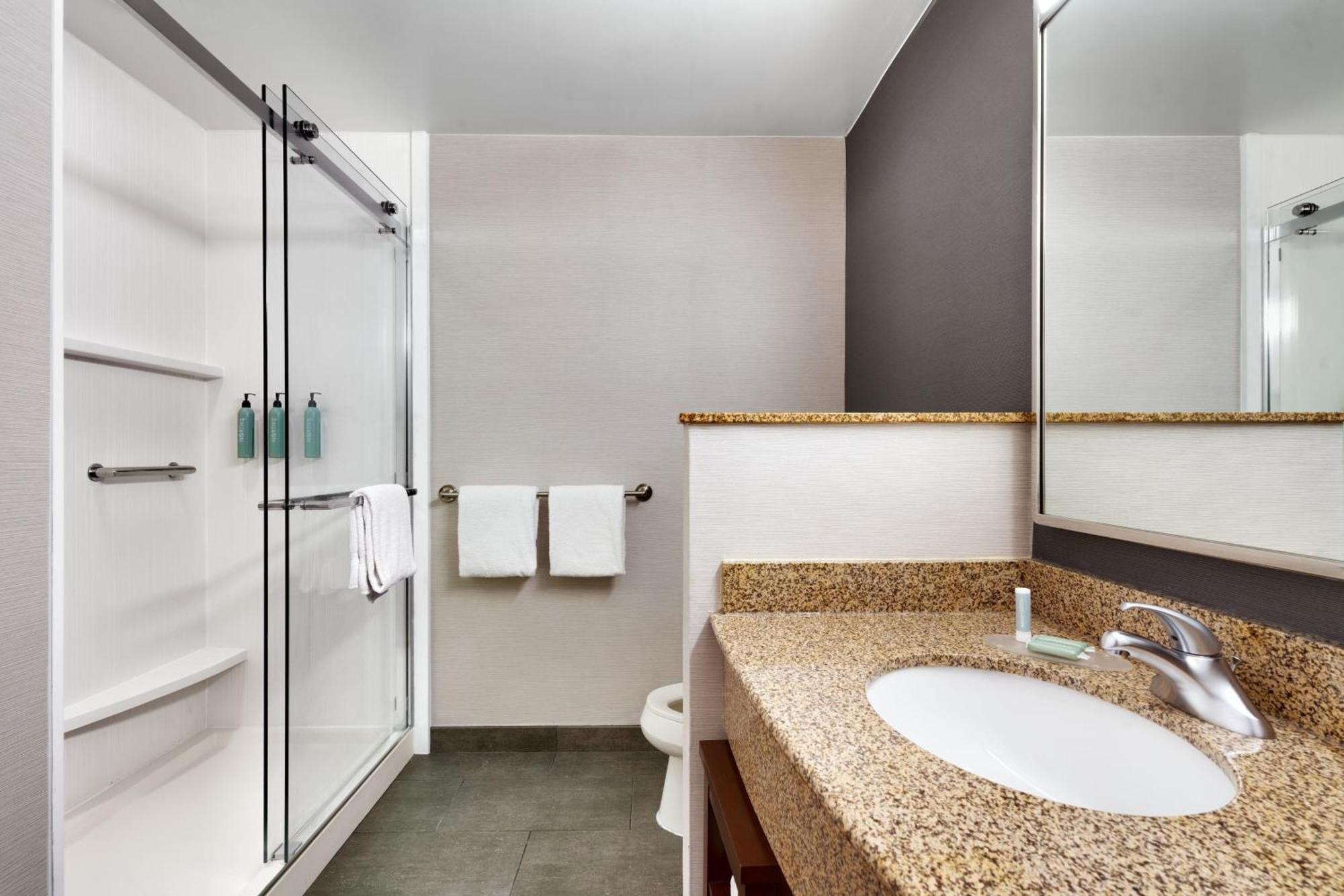 Courtyard By Marriott Johnson City Extérieur photo