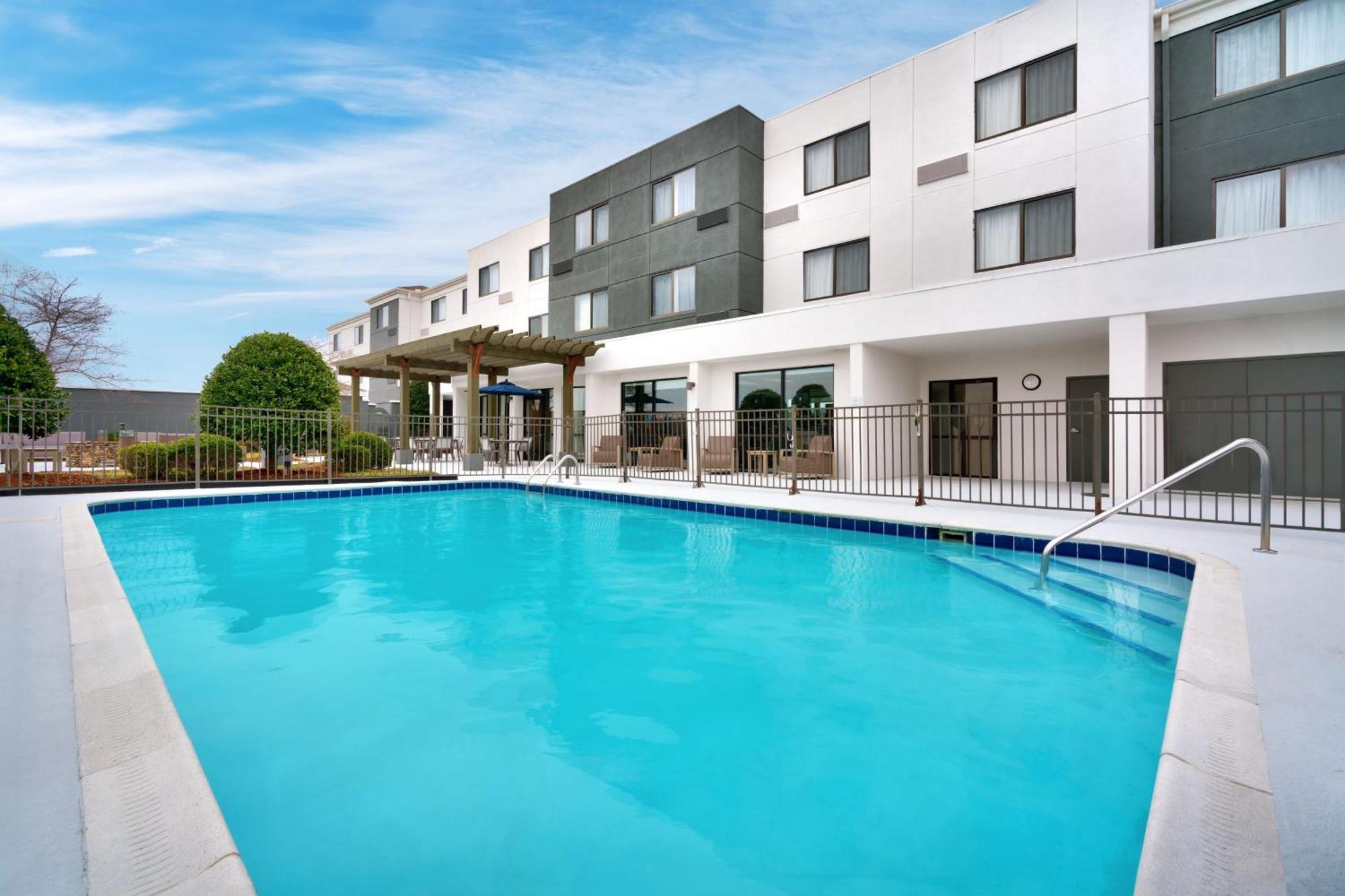 Courtyard By Marriott Johnson City Extérieur photo